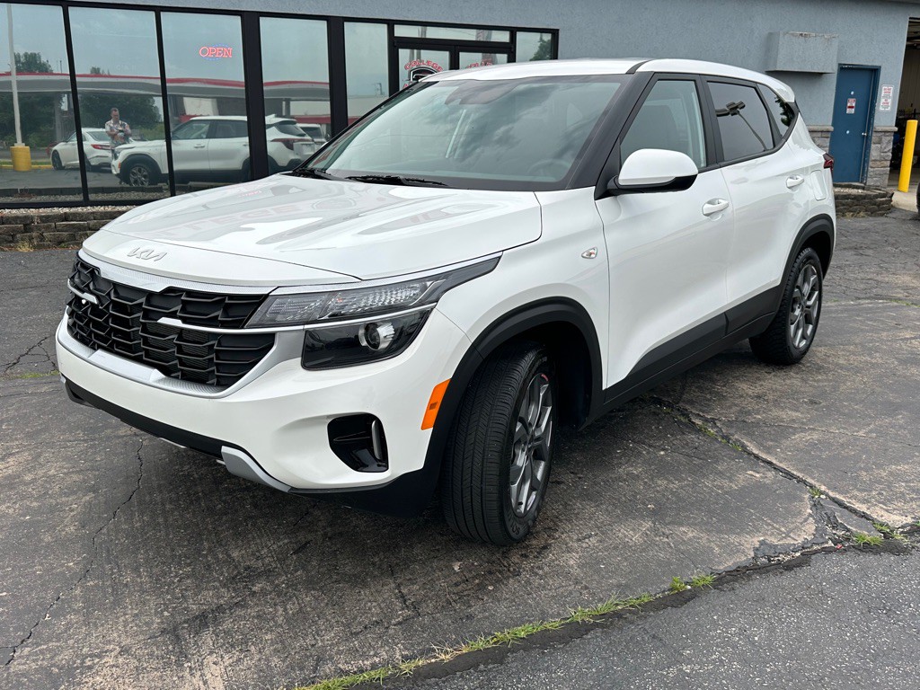 2024 Kia Seltos Image 2