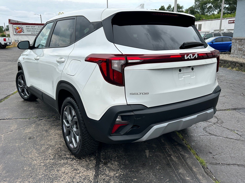 2024 Kia Seltos Image 8