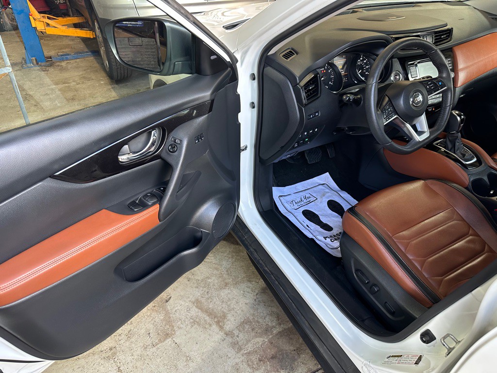 2019 Nissan Rogue Image 11