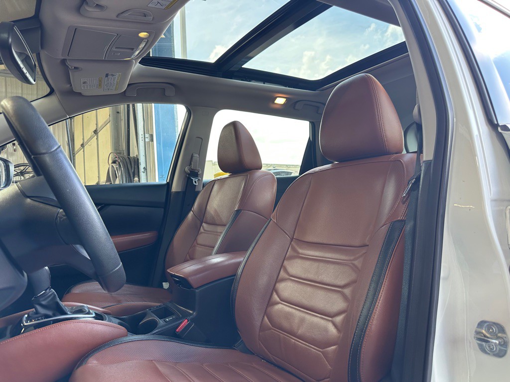 2019 Nissan Rogue Image 12