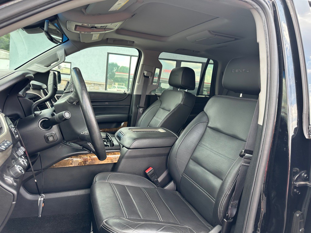 2016 GMC Yukon Image 18