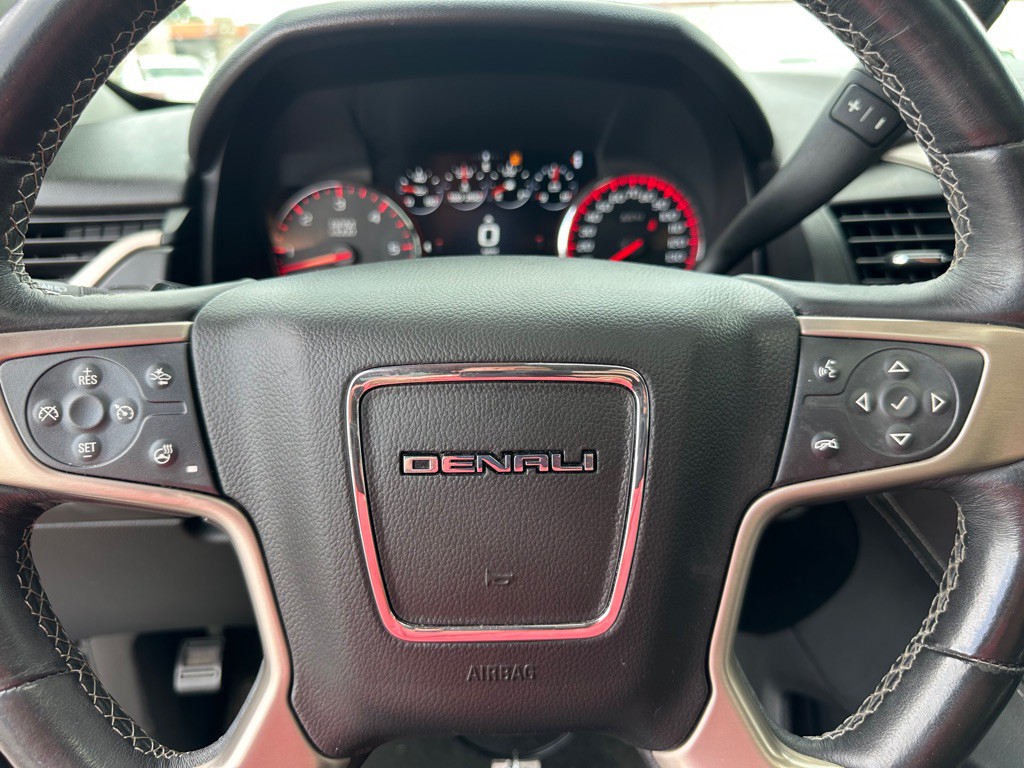 2016 GMC Yukon Image 32