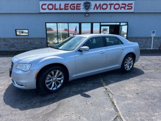 Image for 2021 Chrysler 300 Touring ID: 7619737