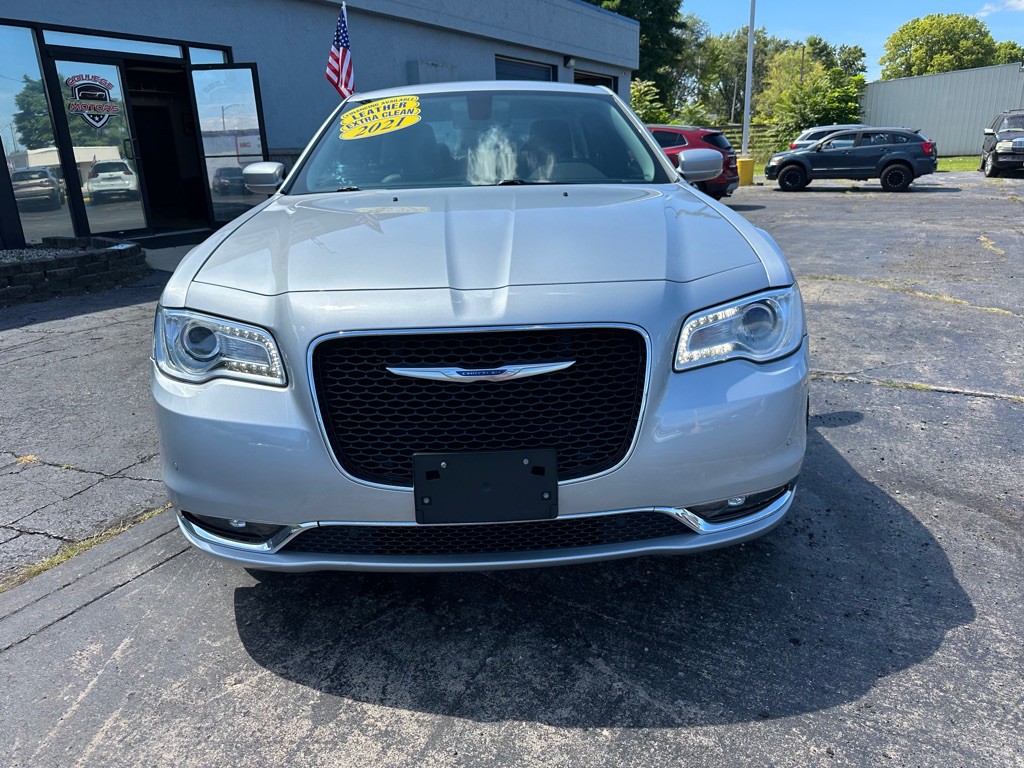 2021 Chrysler 300 Image 4