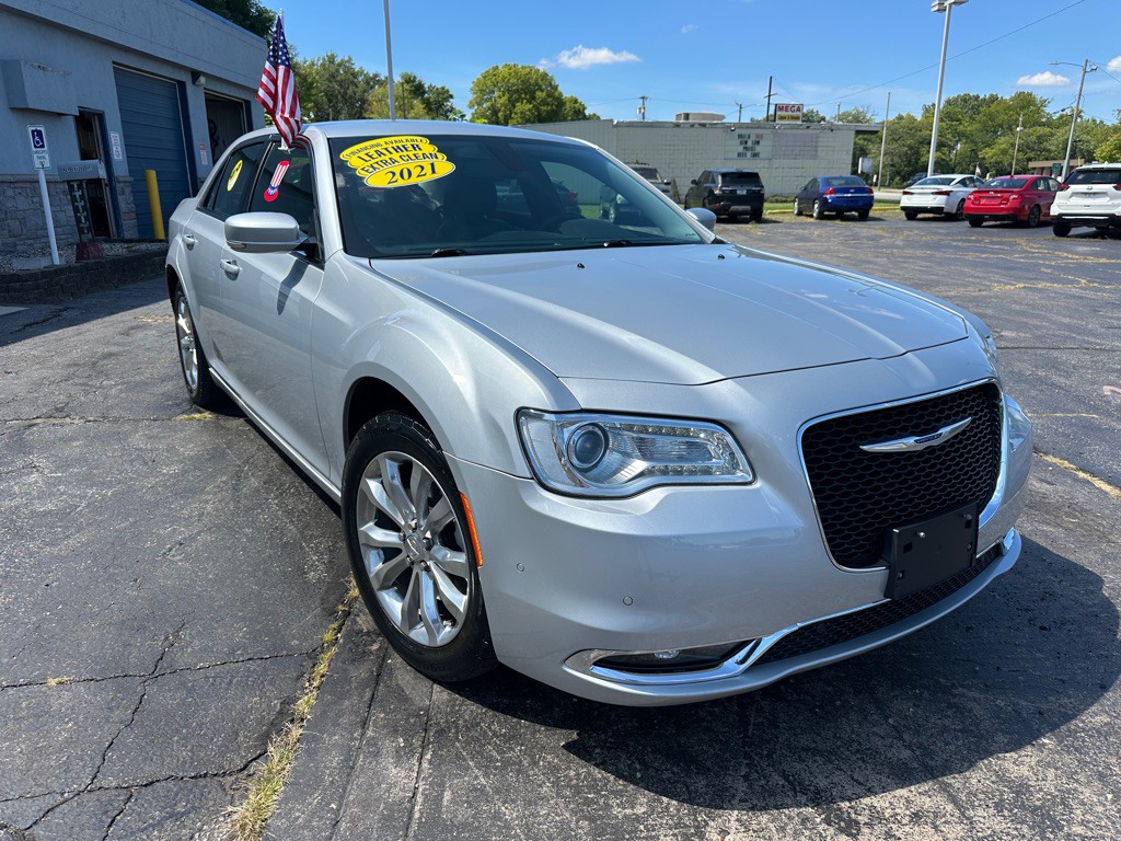 2021 Chrysler 300 Image 5