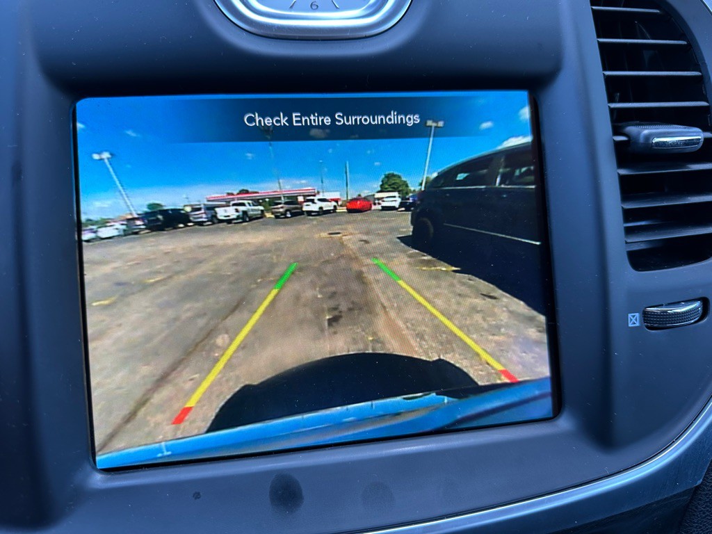 2021 Chrysler 300 Image 26