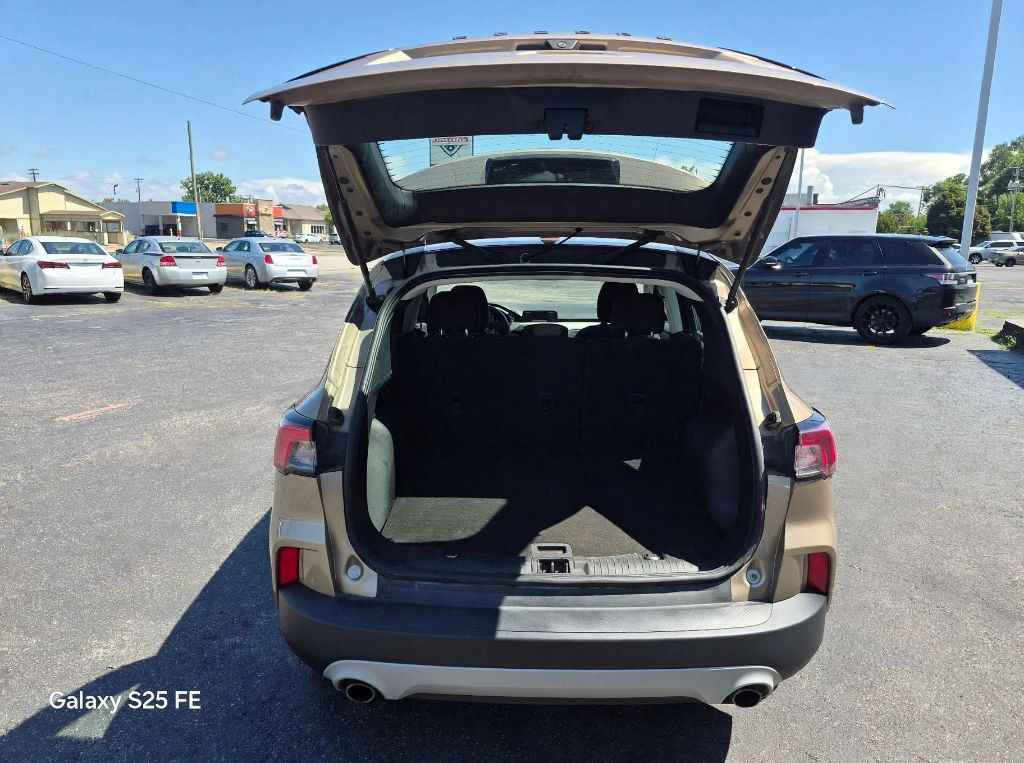 2021 Ford Escape Image 10