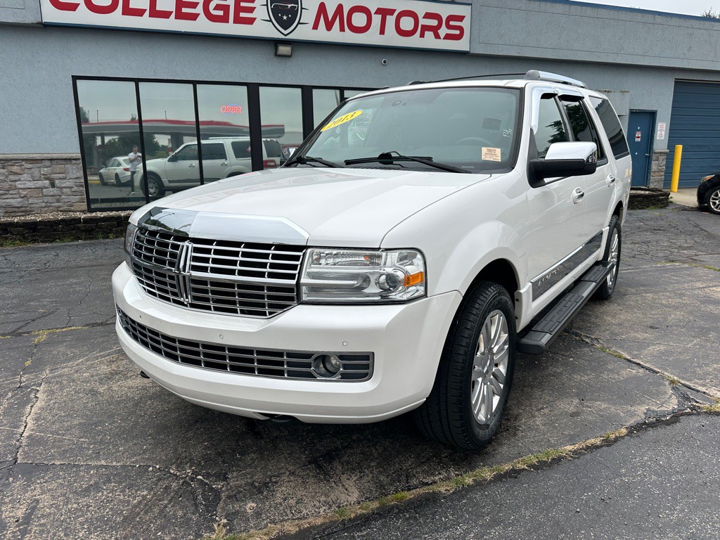 2013 Lincoln Navigator Image 3