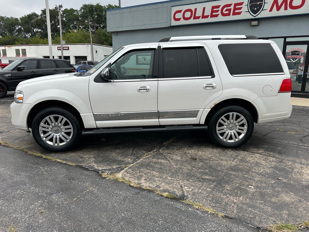 2013 Lincoln Navigator Image 11