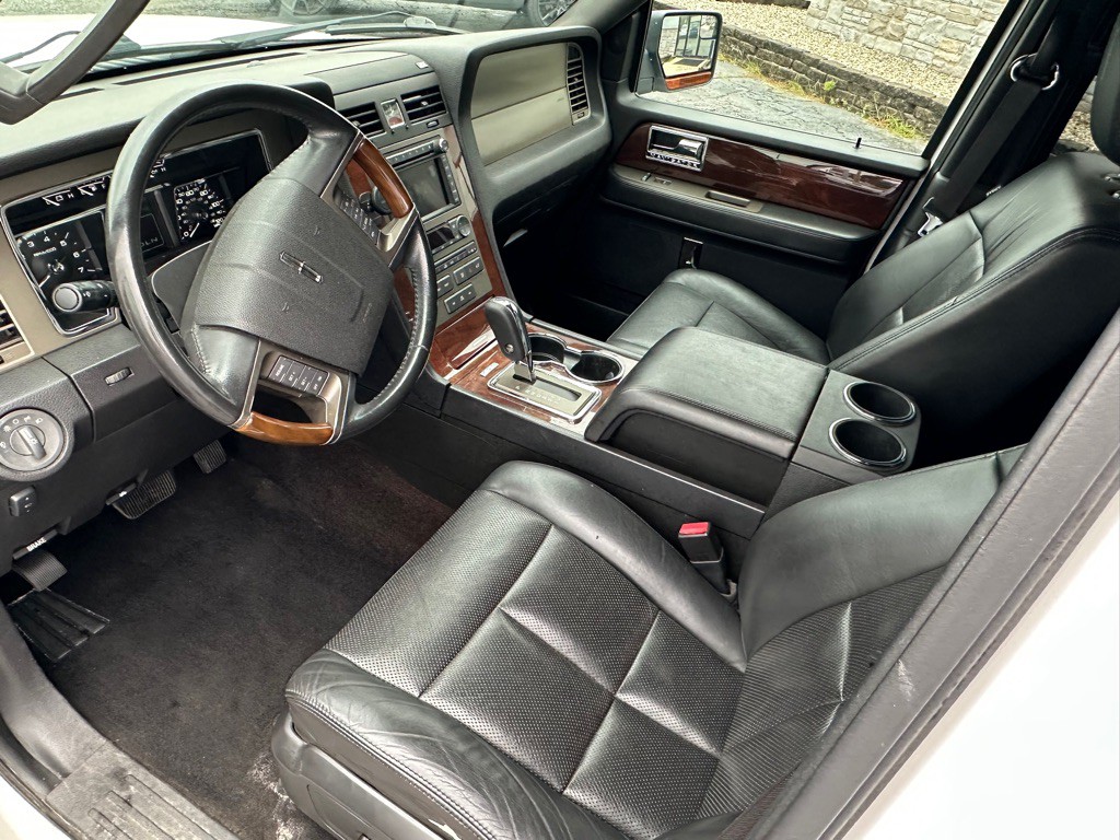 2013 Lincoln Navigator Image 12
