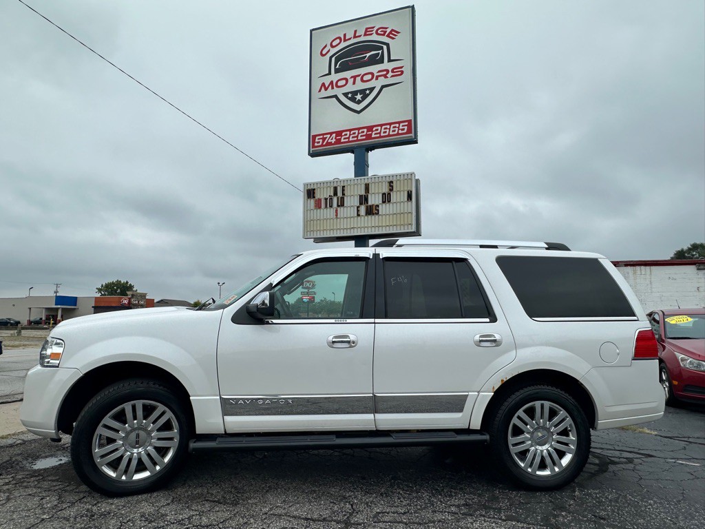 2013 Lincoln Navigator Image 31
