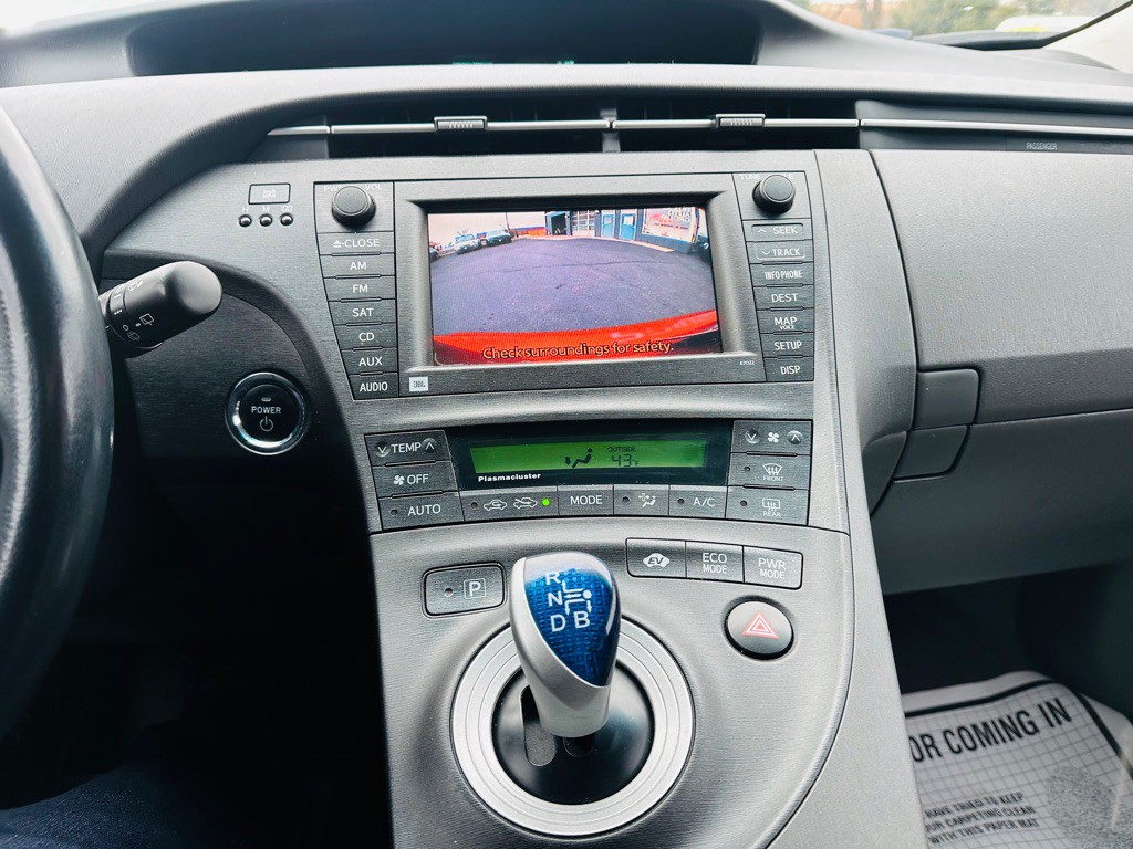 2010 Toyota Prius Image 13