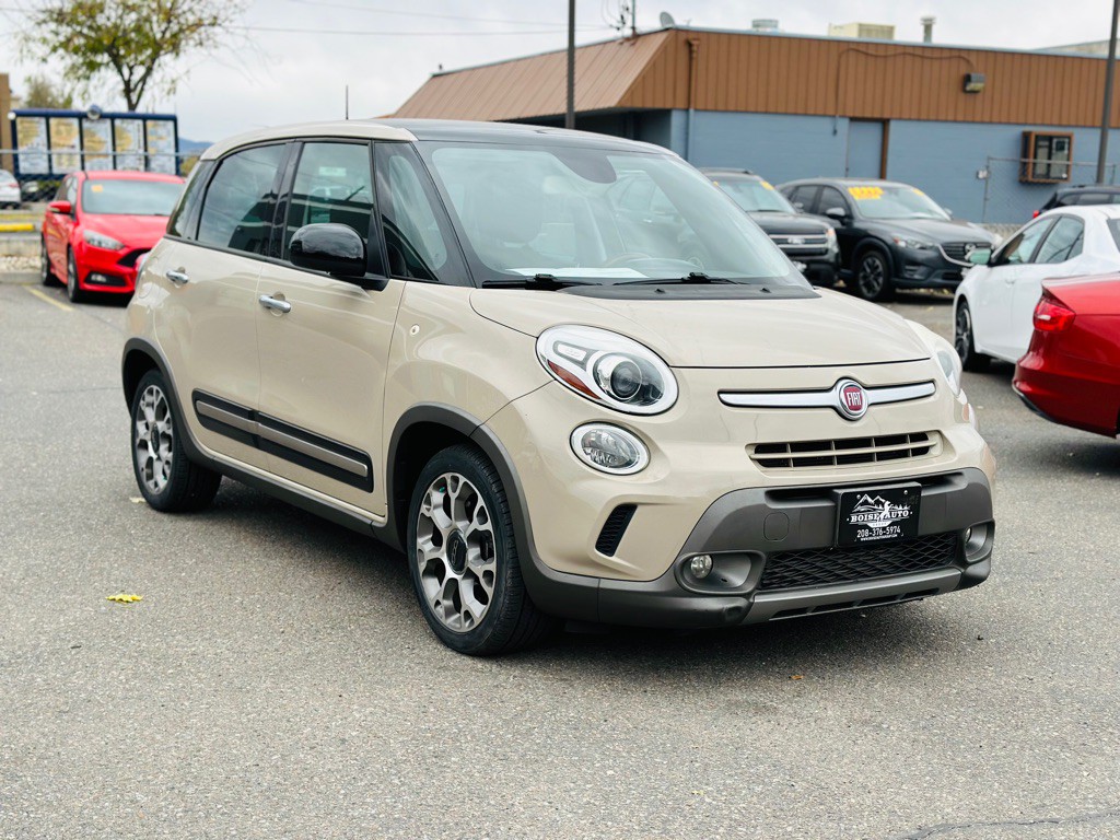 2014 FIAT 500L Image 1