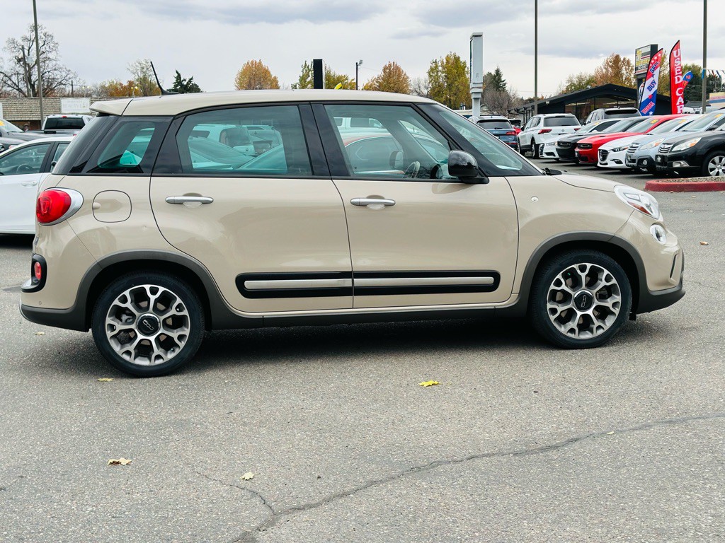2014 FIAT 500L Image 8