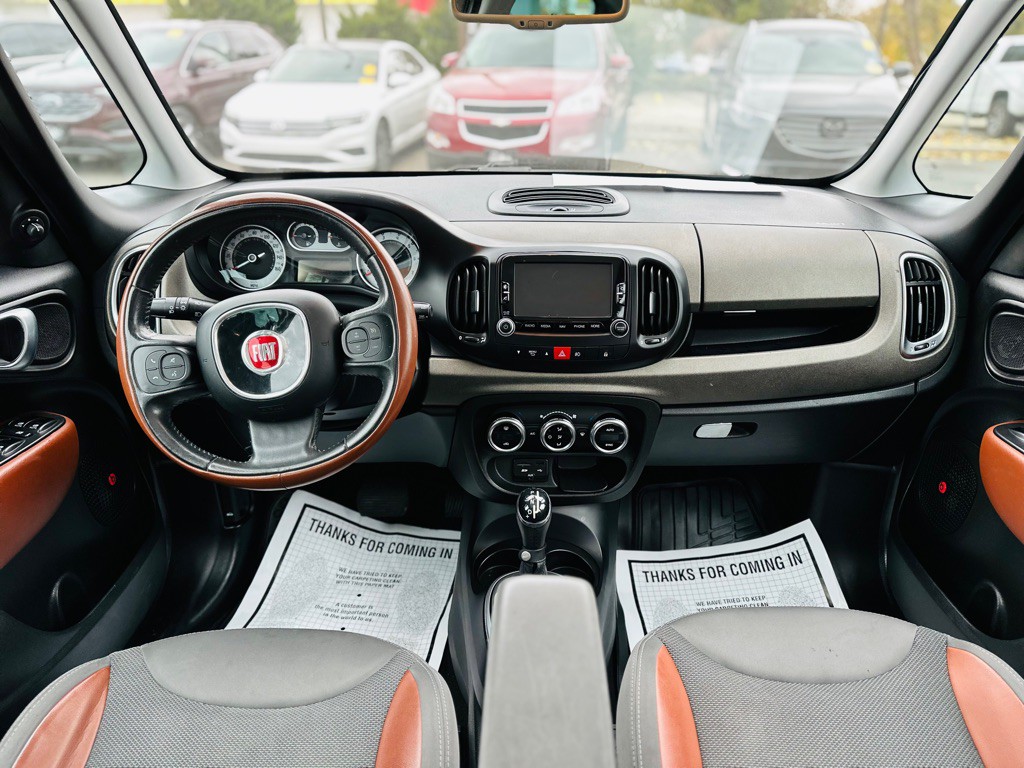 2014 FIAT 500L Image 9