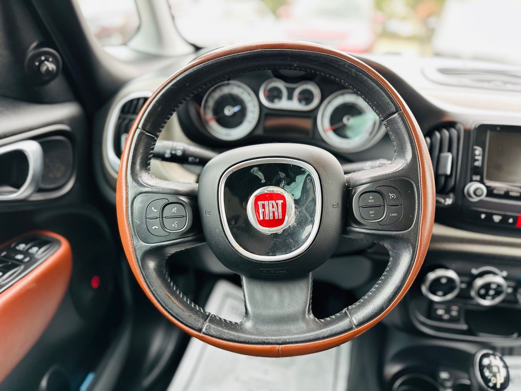 2014 FIAT 500L Image 11