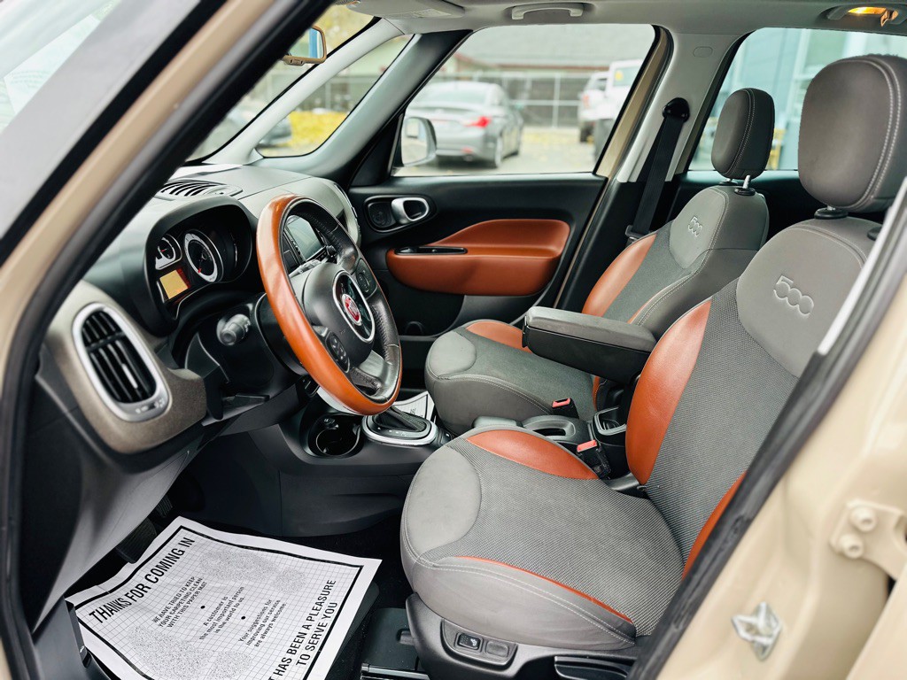 2014 FIAT 500L Image 17