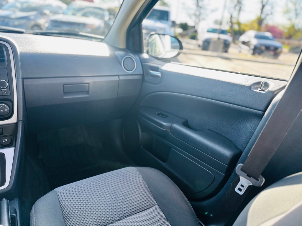 2011 Dodge Caliber Image 13