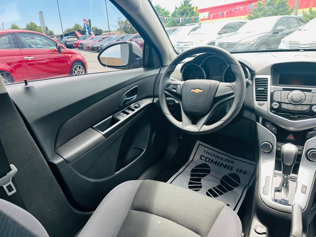 2014 Chevrolet Cruze Image 12