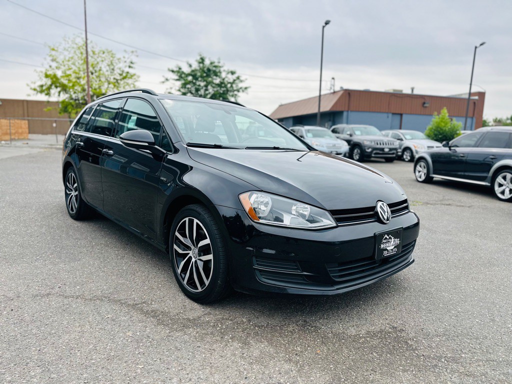 2016 Volkswagen Golf Image 1