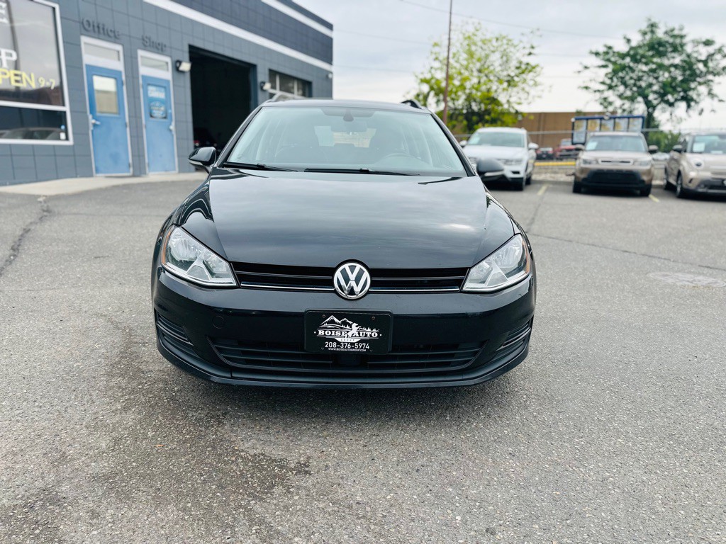2016 Volkswagen Golf Image 2