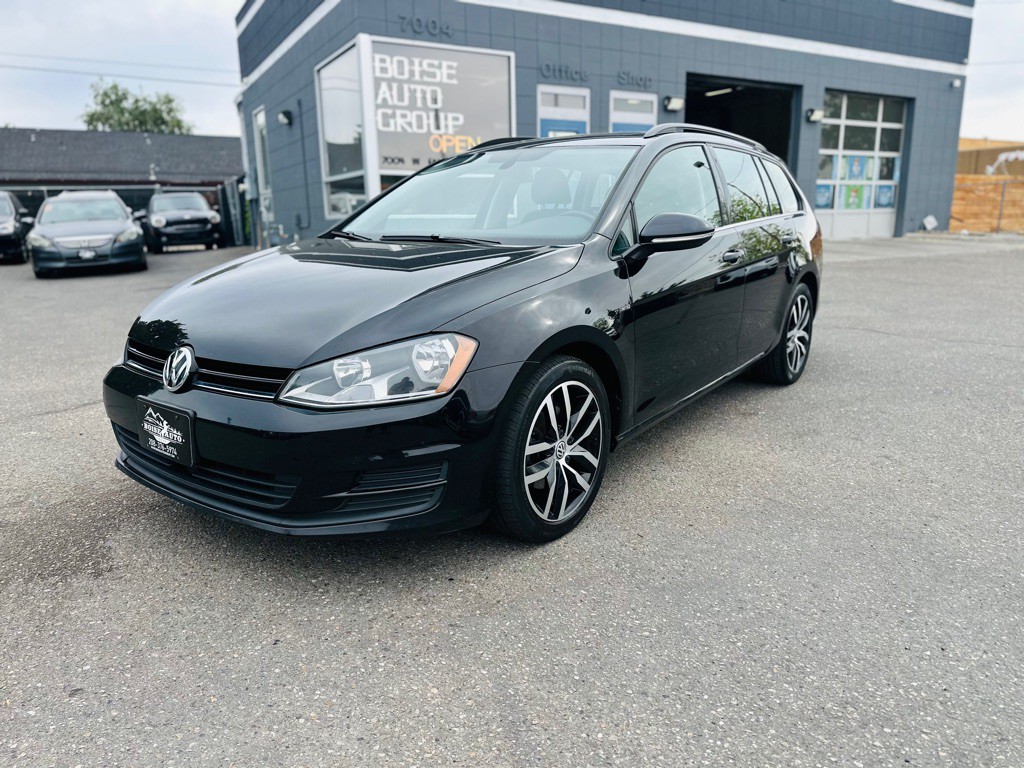 2016 Volkswagen Golf Image 3