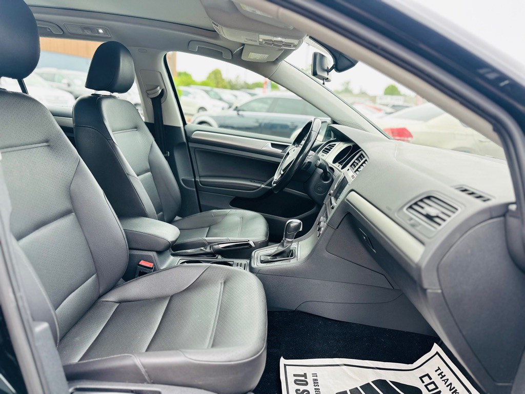 2016 Volkswagen Golf Image 9