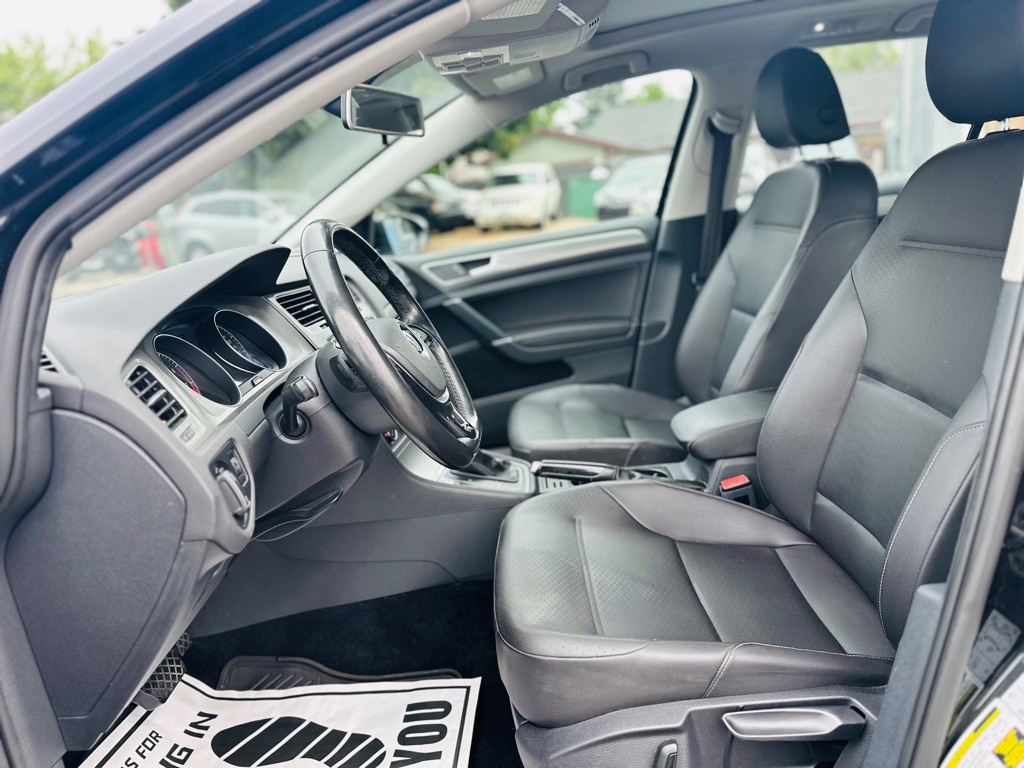 2016 Volkswagen Golf Image 12