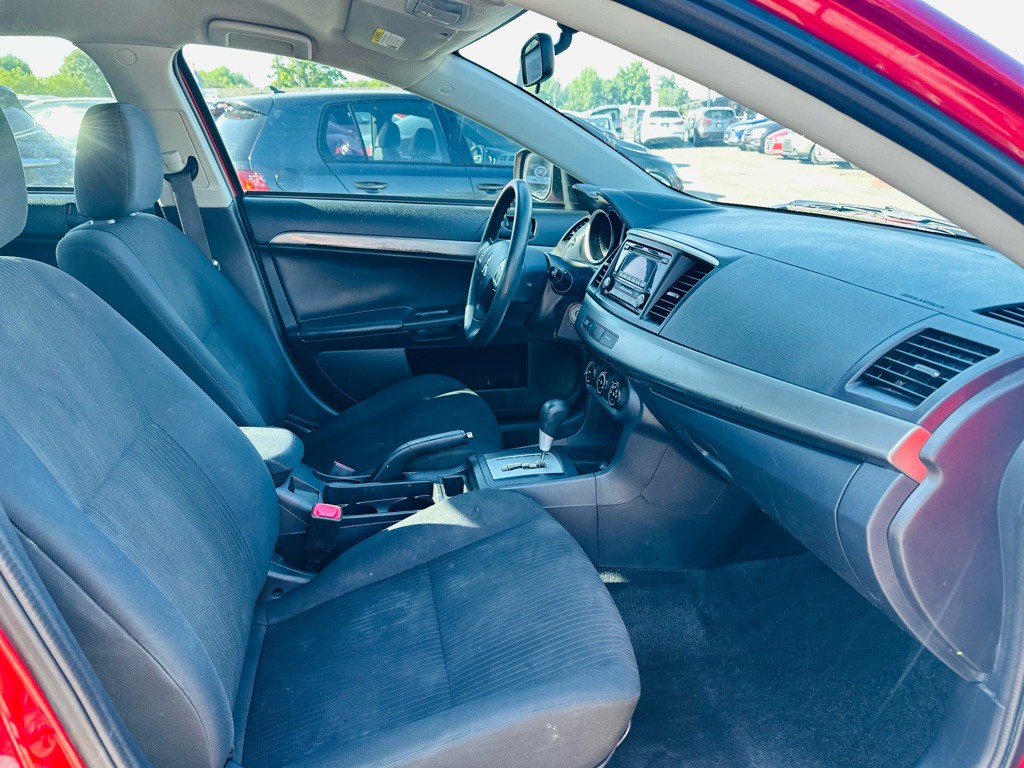 2015 Mitsubishi Lancer Image 9