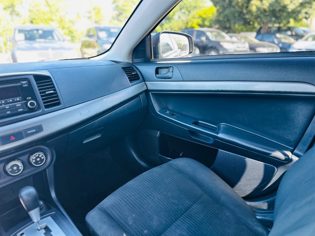 2015 Mitsubishi Lancer Image 13