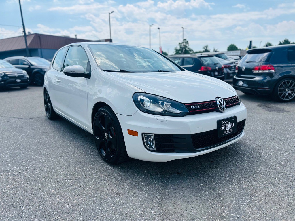2011 Volkswagen GTI Image 1