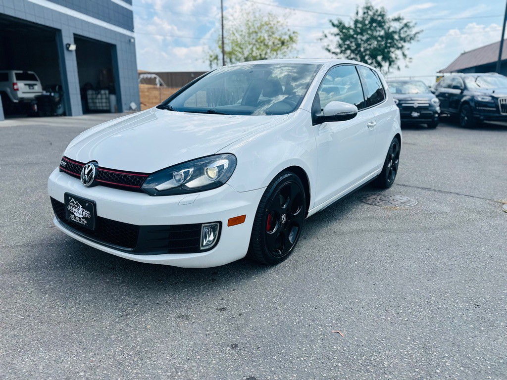 2011 Volkswagen GTI Image 3