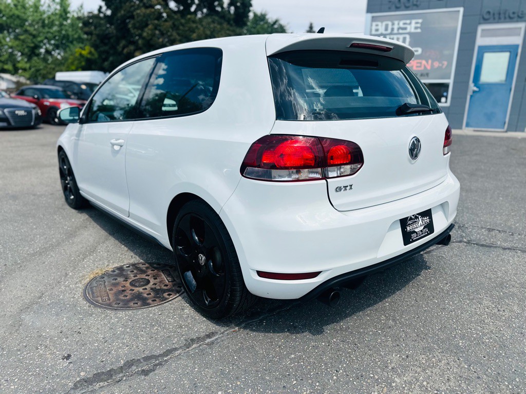 2011 Volkswagen GTI Image 5