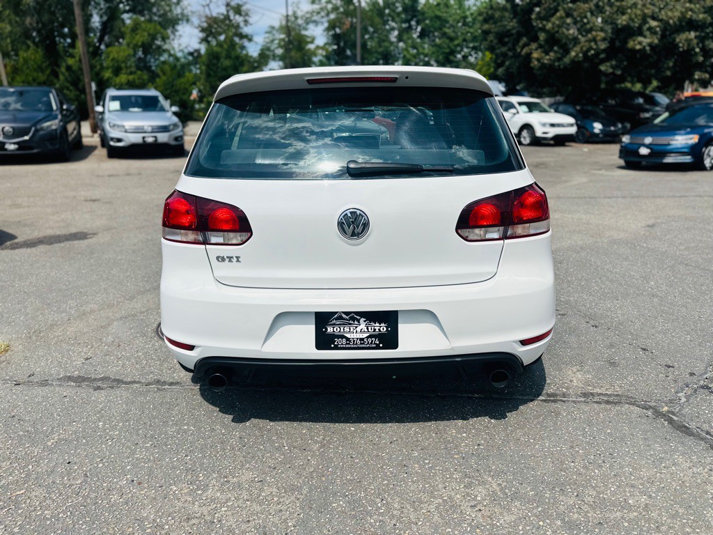 2011 Volkswagen GTI Image 6