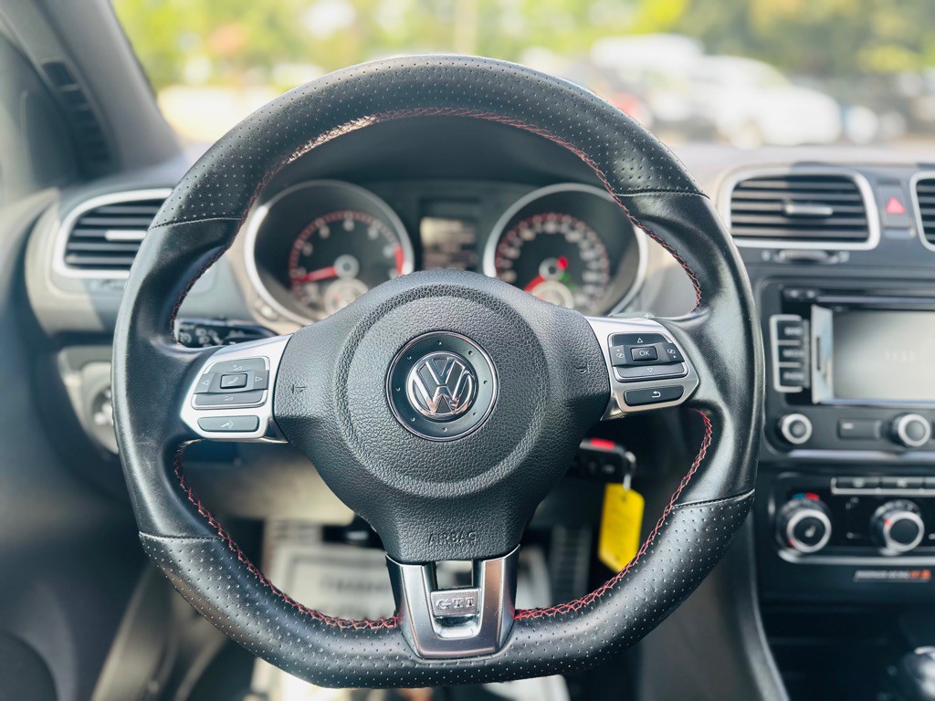 2011 Volkswagen GTI Image 13