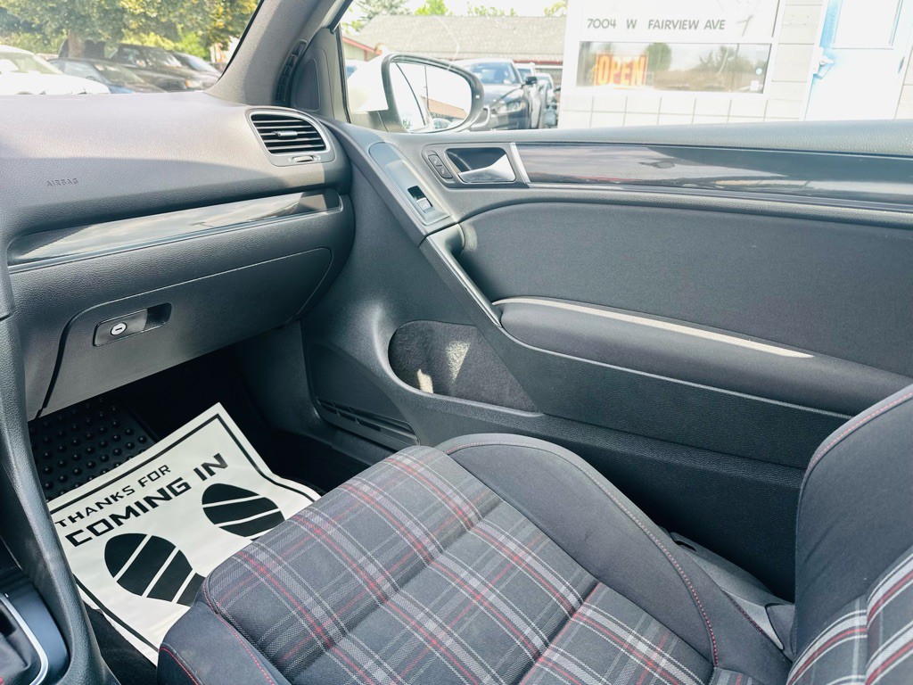 2011 Volkswagen GTI Image 15