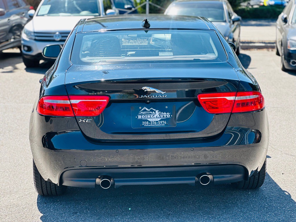 2017 Jaguar XE Image 6