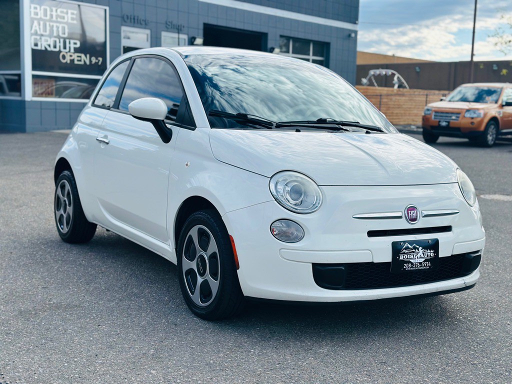 2012 FIAT 500 Image 1