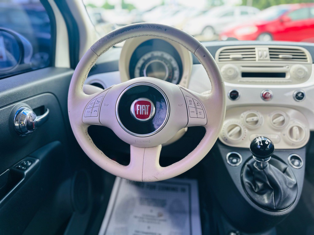2012 FIAT 500 Image 11