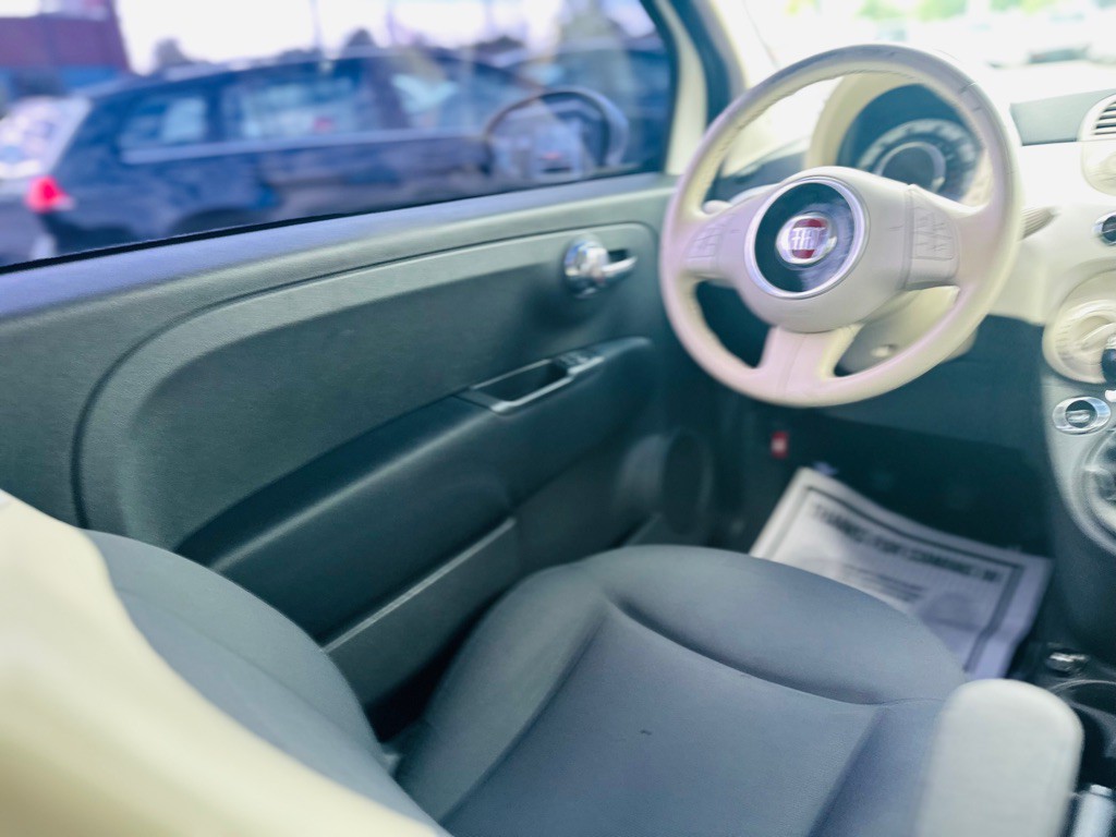 2012 FIAT 500 Image 12