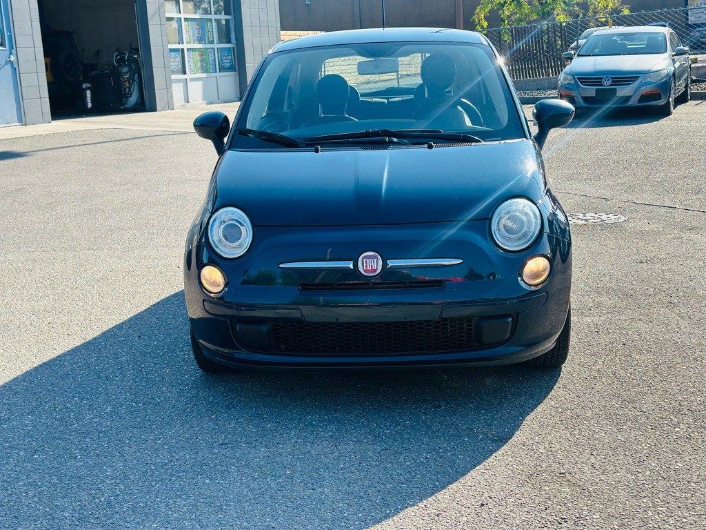 2013 FIAT 500 Image 2