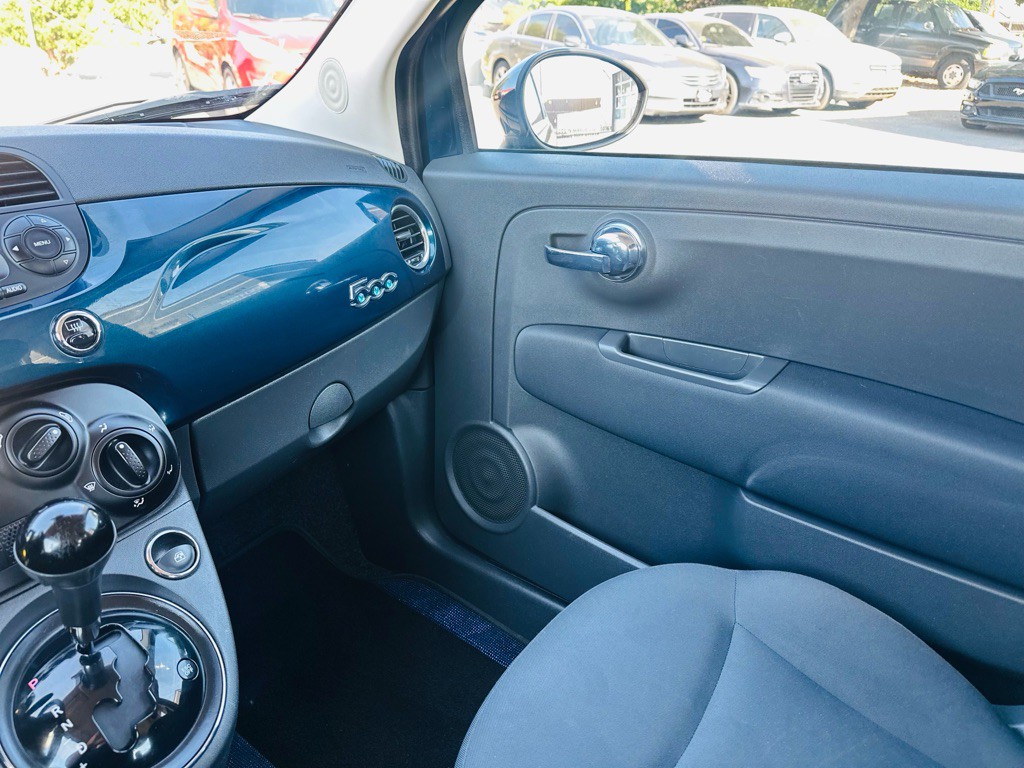 2013 FIAT 500 Image 12