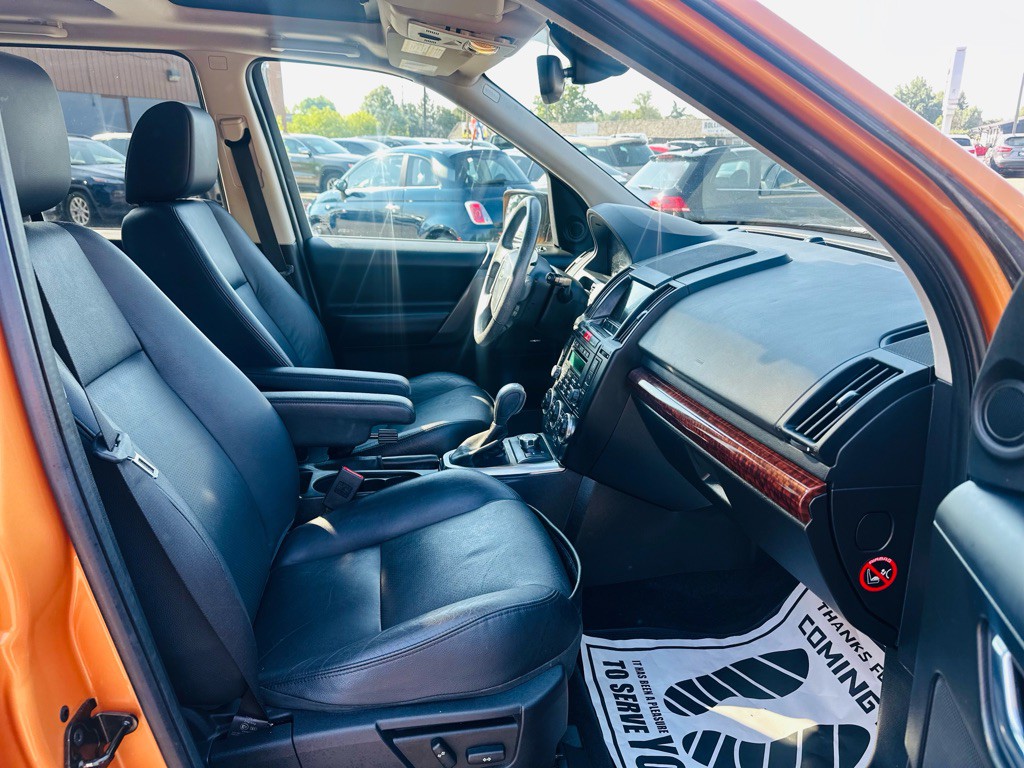 2008 Land Rover LR2 Image 9