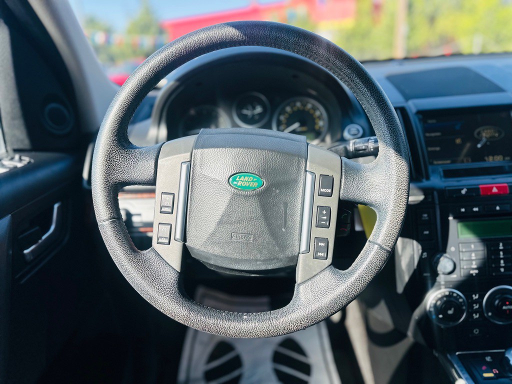 2008 Land Rover LR2 Image 16