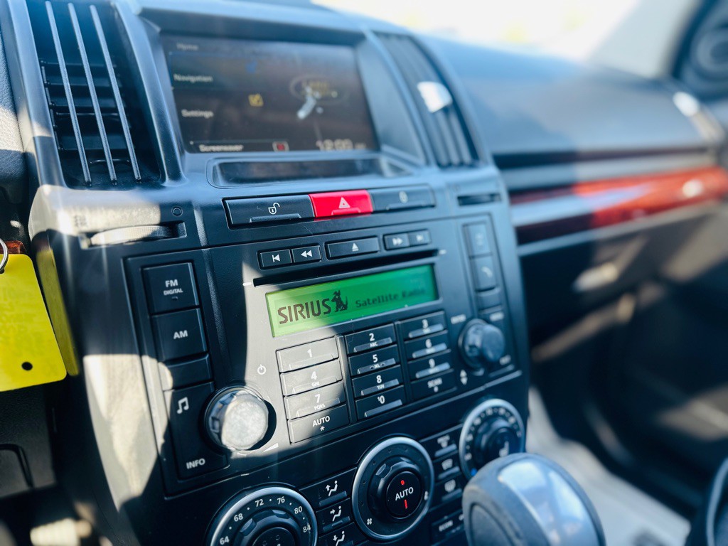 2008 Land Rover LR2 Image 17