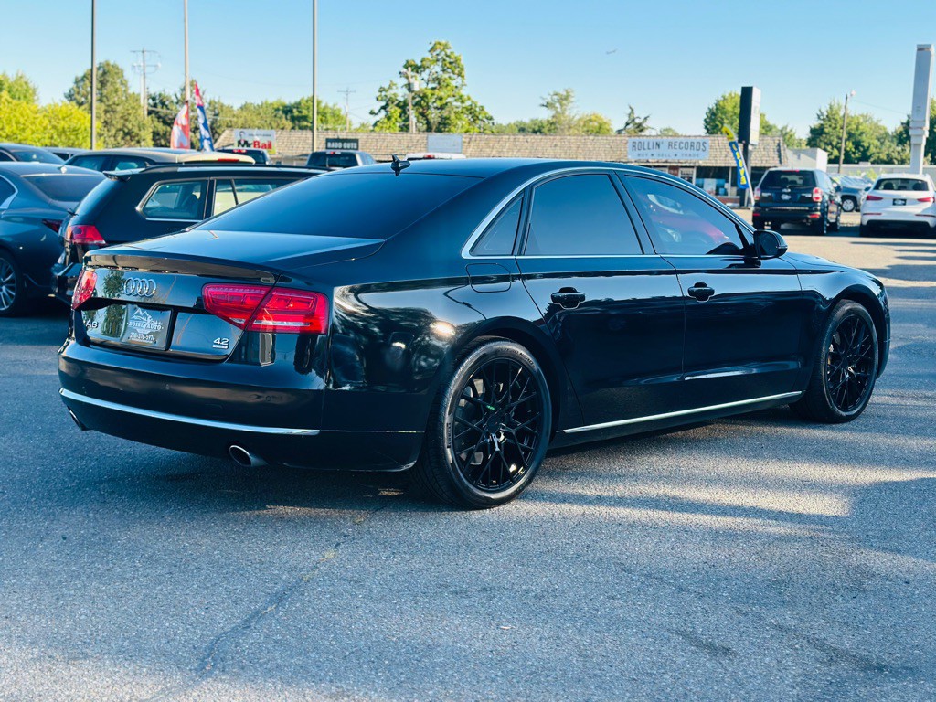 2012 Audi A8 Image 6