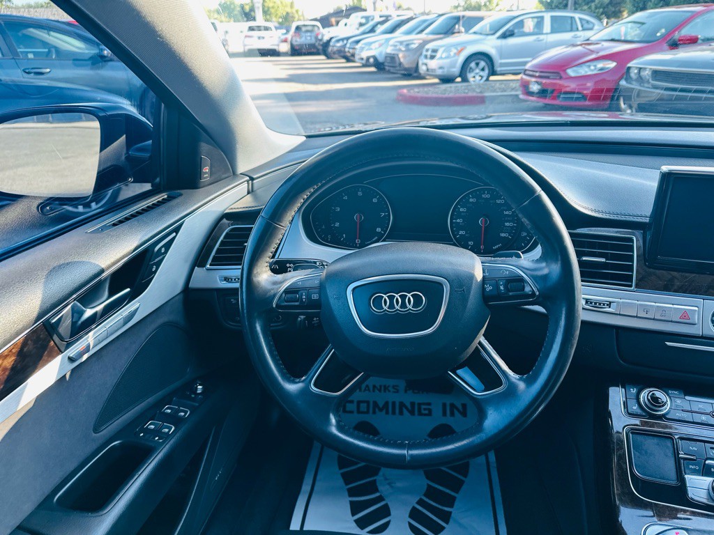 2012 Audi A8 Image 10