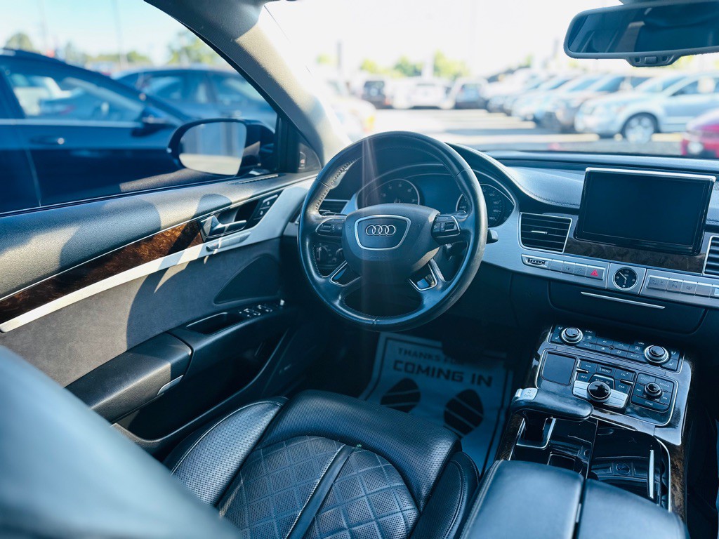 2012 Audi A8 Image 12