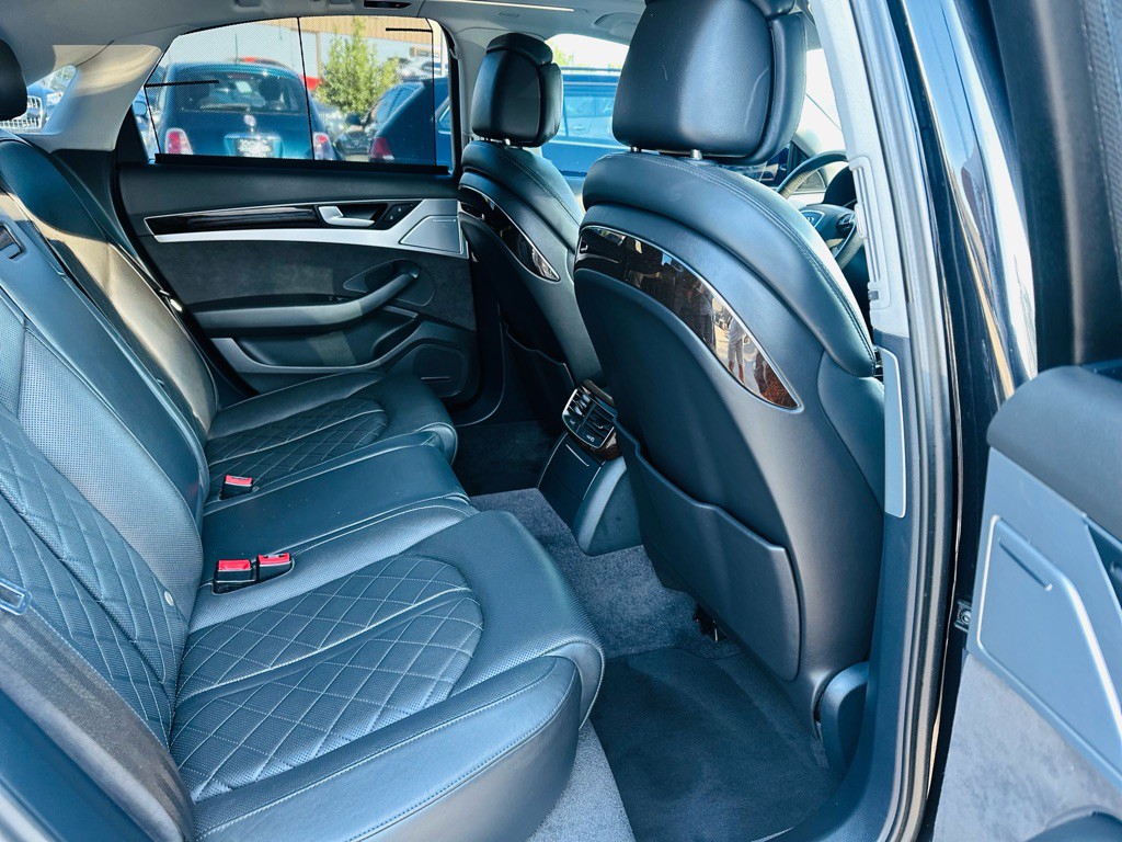 2012 Audi A8 Image 15