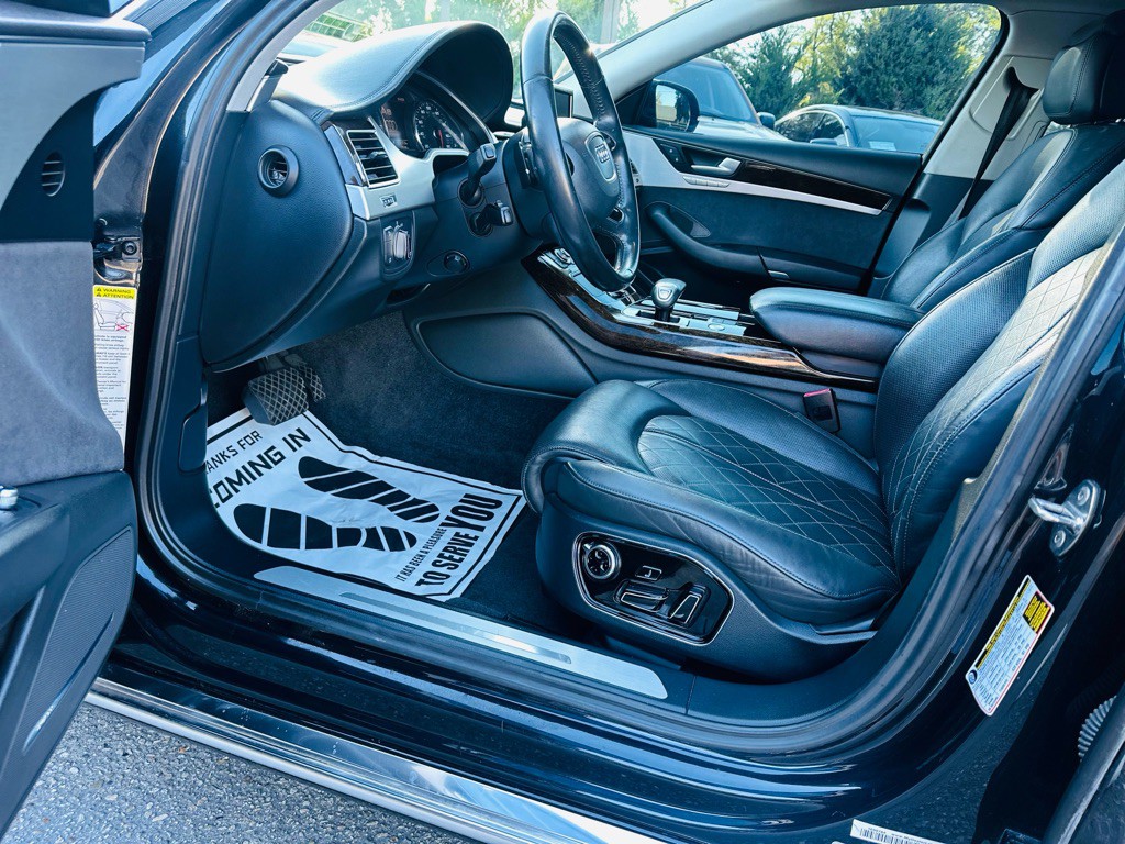2012 Audi A8 Image 17